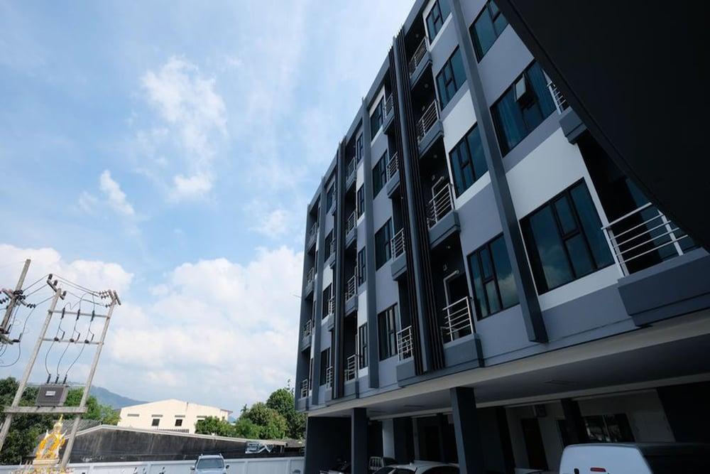 The Galla Hotel Ранонг Екстериор снимка