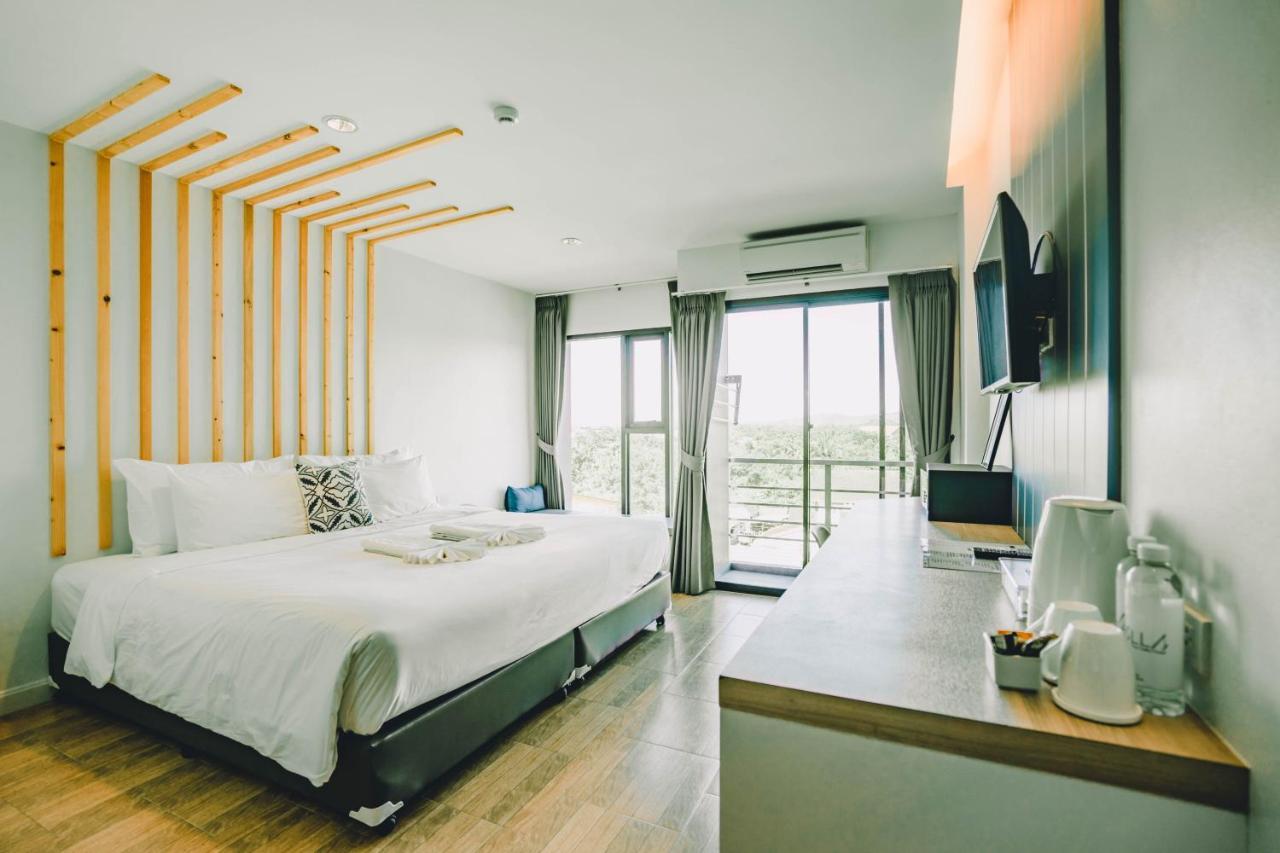 The Galla Hotel Ранонг Екстериор снимка