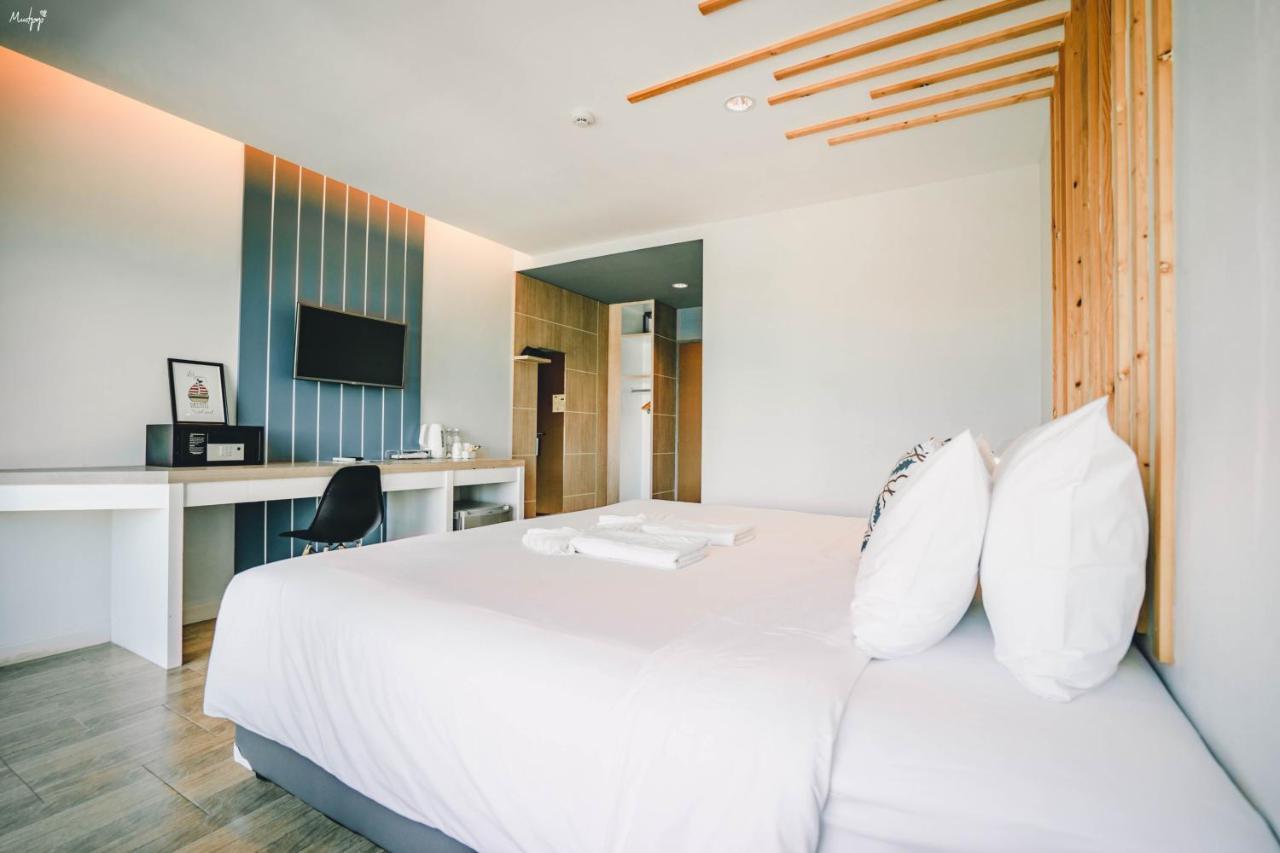 The Galla Hotel Ранонг Екстериор снимка